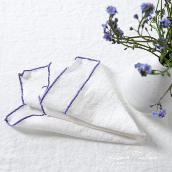 ARVO Tovagliolo bianco con bordo viola - immagine 2
