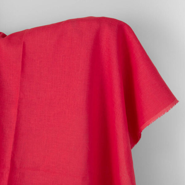 Tessuto di lino tinta unita rosa-rosso