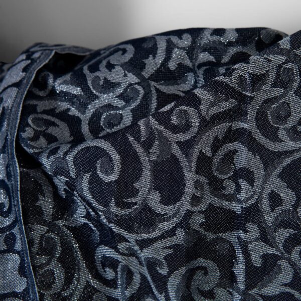 Tessuto in lino e cotone jacquard blu e grigio lurex argento - immagine 4