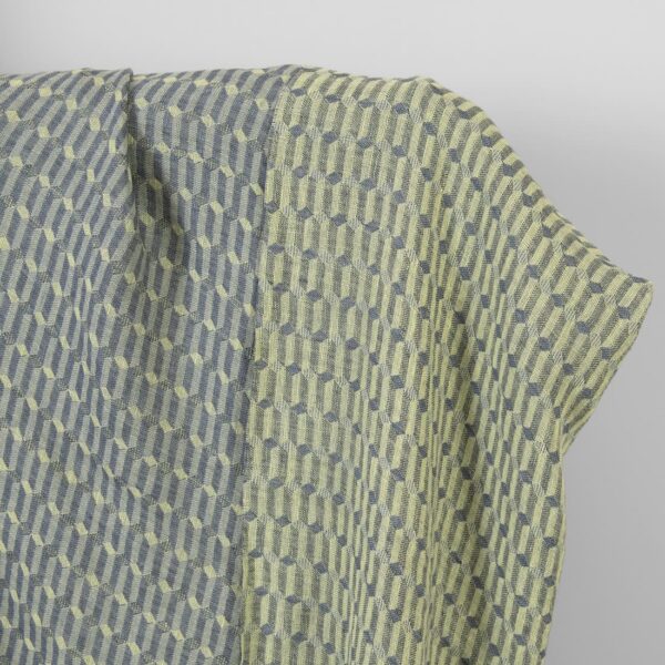Tessuto di lino grigio giallo a motivi geometrici lavato