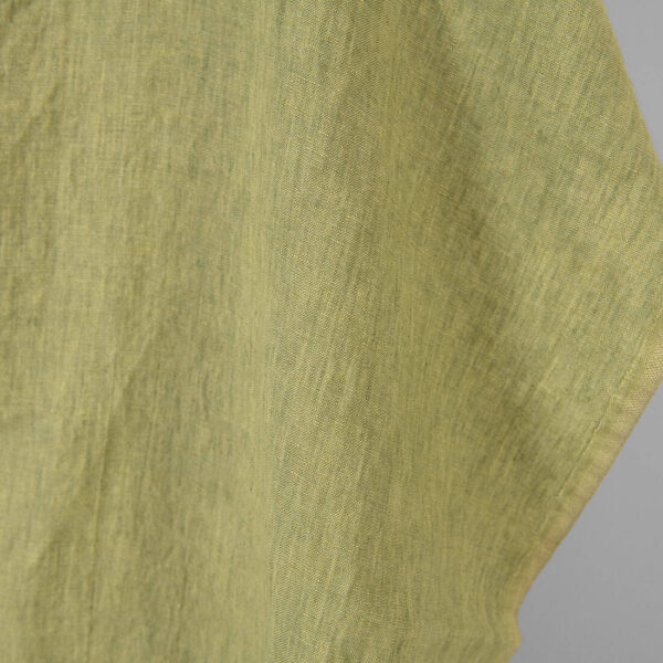 Tessuto di lino verde chiaro melange lavato - immagine 2