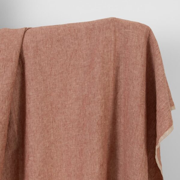 Tessuto di lino rosso mattone con lavaggio melange beige