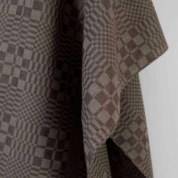 Tessuto di lino e cotone marrone scuro e beige a quadri twill - immagine 3