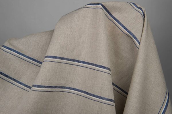 Tessuto in lino cotone grigio a righe blu - immagine 3
