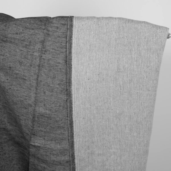 Tessuto di lino e cotone in raso bianco e nero double-face
