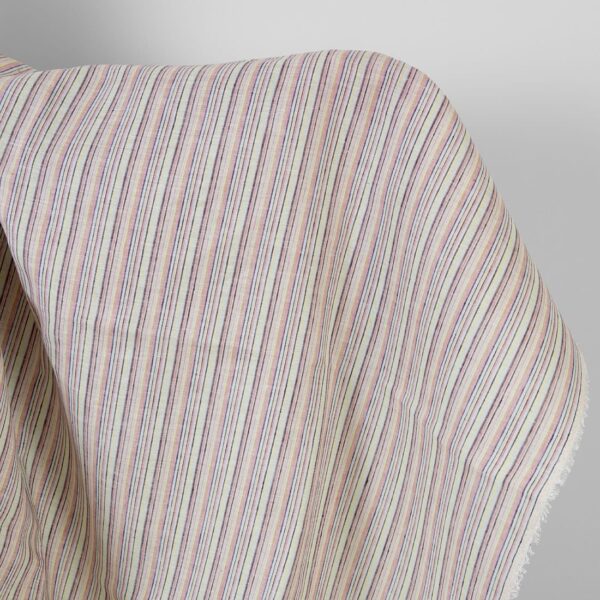 Tessuto di lino e canapa multicolore con strisce blu scuro