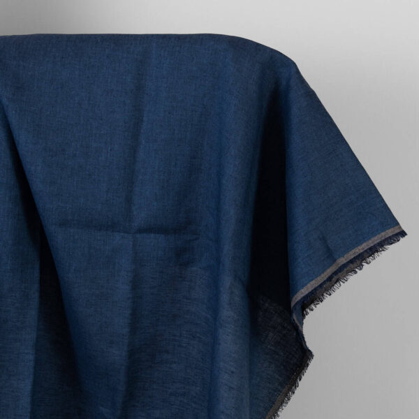 Tessuto di lino di colore blu scuro denim