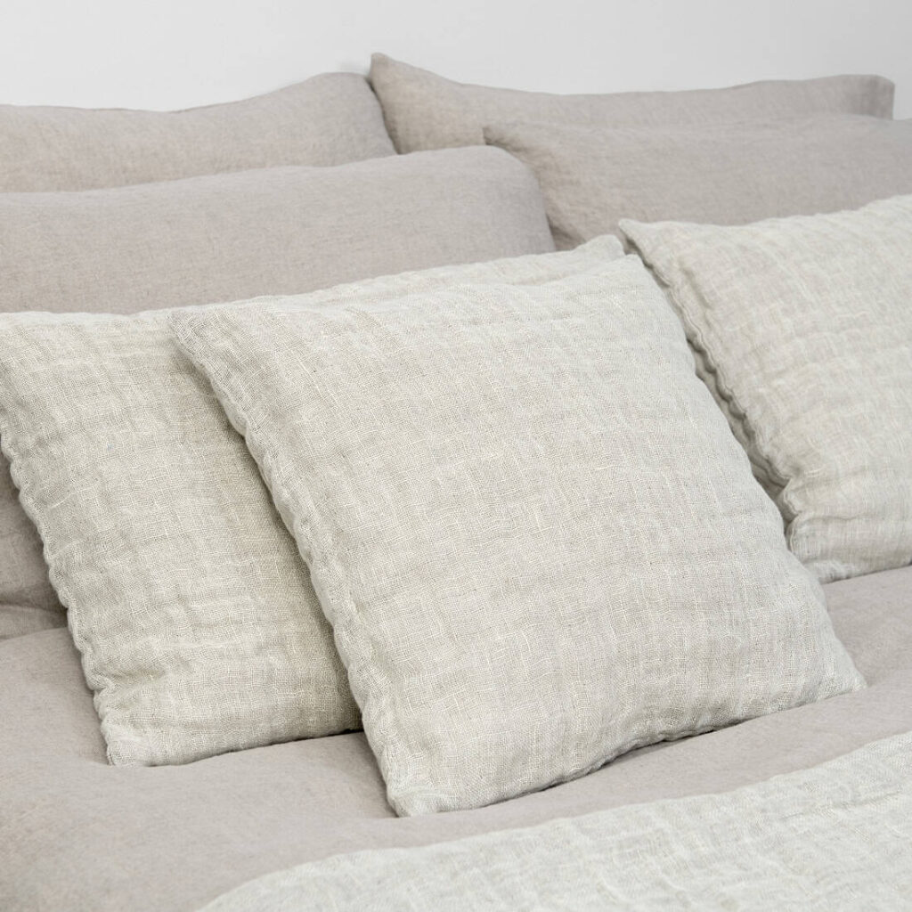 Linen cushion cover vanilla