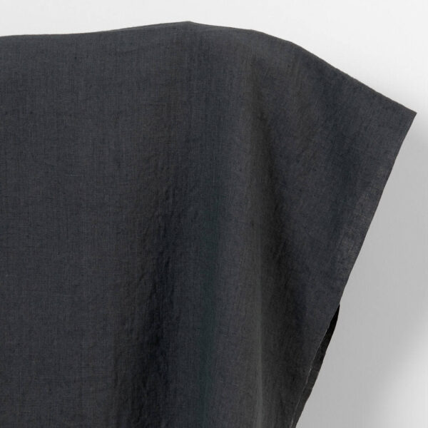 Tessuto di lino in grigio scuro, lavato