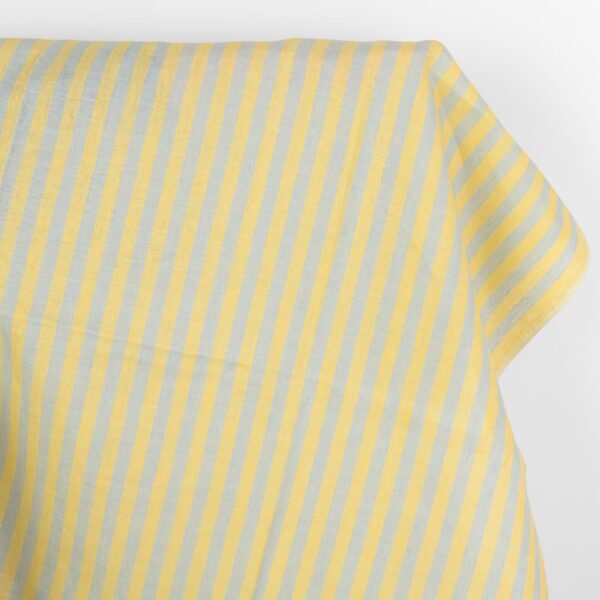 Tessuto di lino a righe giallo e azzurro pallido
